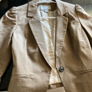 Size 6 woman’s H&M Tan/Brown Sports Coat